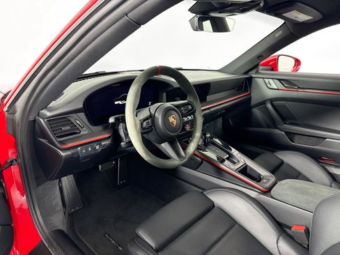 Used 2025 Porsche 911 Carrera RWD image 9