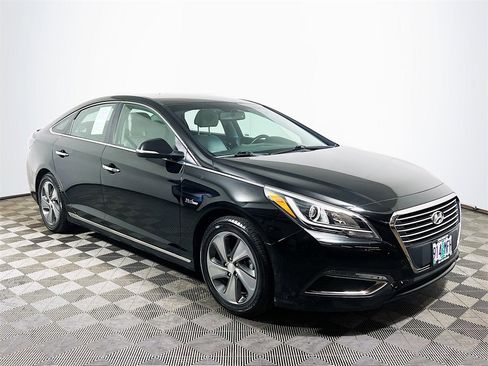 Used 2016 Hyundai Sonata Plug-In Hybrid image 1