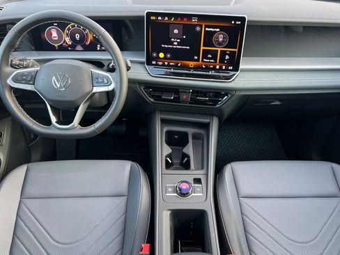 New 2026 Volkswagen Tiguan SE image 13