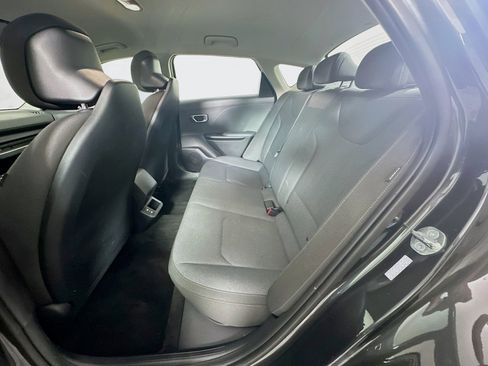 Used 2025 Kia K4 LXS image 29