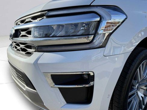 Used 2024 Ford Expedition Platinum image 12