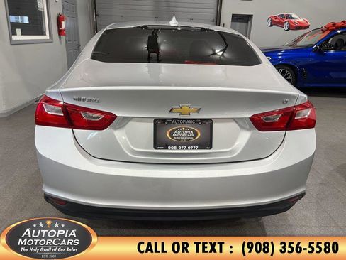 Used 2017 Chevrolet Malibu LT image 4