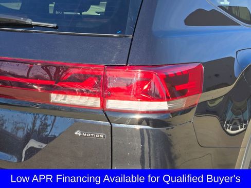 Used 2024 Volkswagen Atlas Peak Edition SE image 6