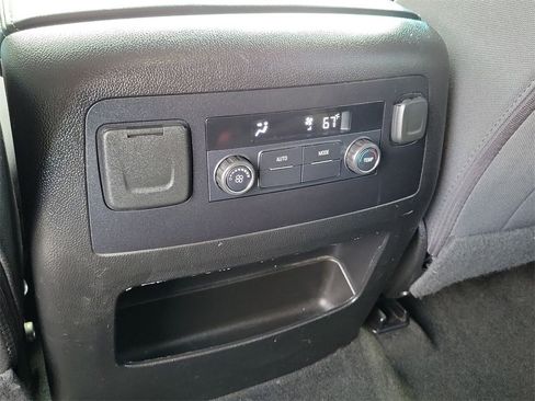 Used 2018 Chevrolet Tahoe LS image 25