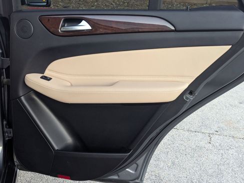 Used 2018 Mercedes-Benz GLE 350 4MATIC image 25