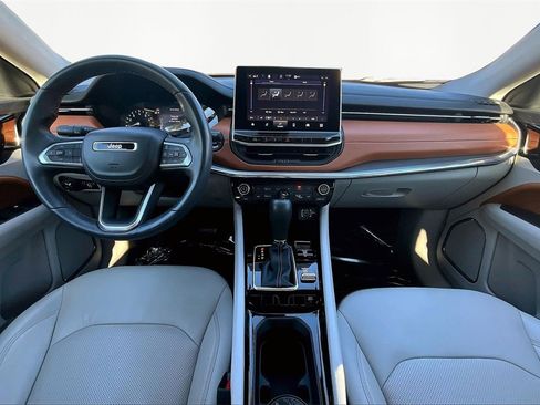 Used 2022 Jeep Compass Limited image 16