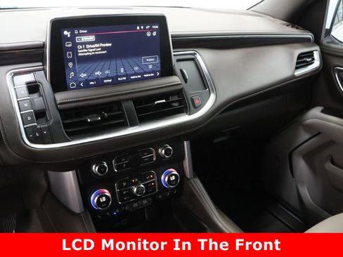 Used 2024 GMC Yukon XL SLT w/ SLT Premium Package image 17