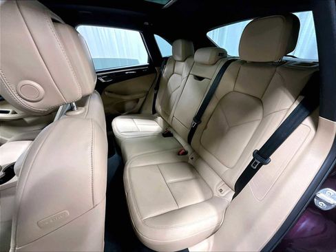 Used 2025 Porsche Macan image 31