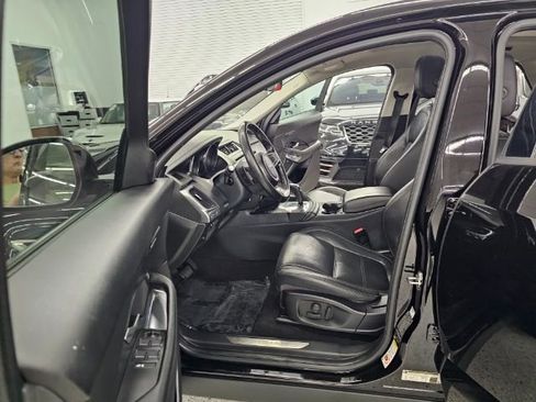 Used 2020 Jaguar E-PACE SE image 30