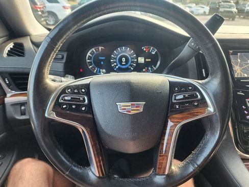 Used 2016 Cadillac Escalade Luxury image 23