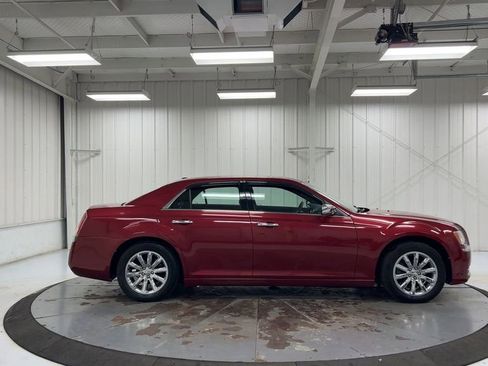 Used 2012 Chrysler 300 Limited RWD image 9