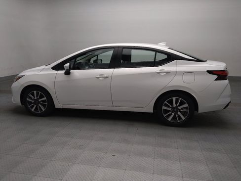 Used 2024 Nissan Versa SV FWD image 3