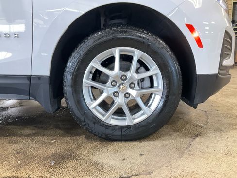 Used 2024 Chevrolet Equinox LS w/ LS Convenience Package image 16
