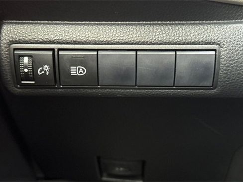 Used 2021 Toyota Corolla LE image 41