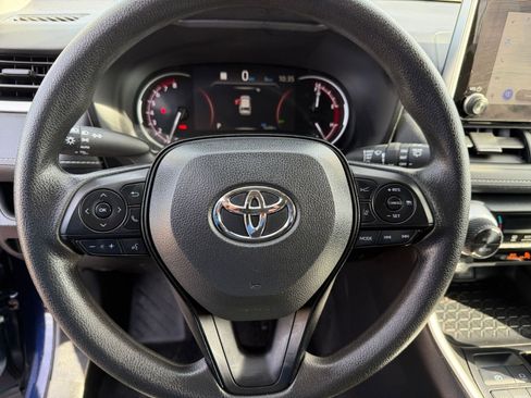 Used 2025 Toyota RAV4 XLE image 28