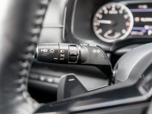 Used 2022 Nissan Pathfinder SL w/ SL Black Package image 24