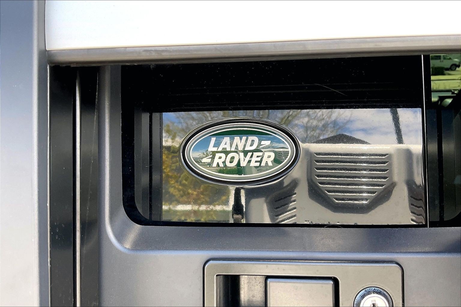 Used 2024 Land Rover Defender 130 X AWD/4WD image 9