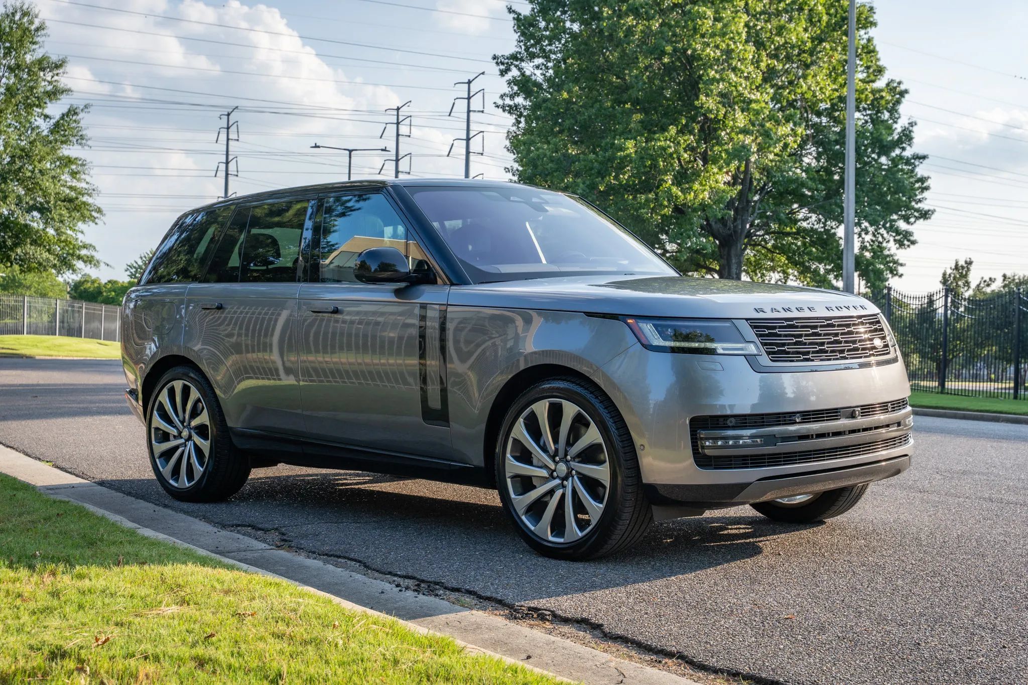 Used 2023 Land Rover Range Rover SE AWD/4WD image 4