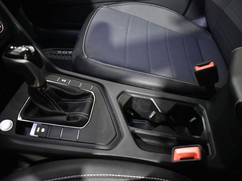 Used 2022 Volkswagen Taos SE image 25