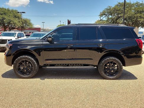 Used 2025 Ford Expedition Tremor AWD/4WD image 2