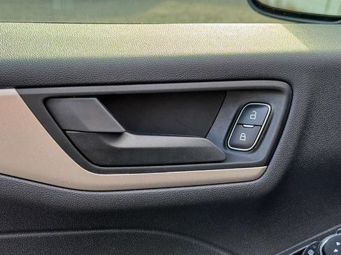 Used 2022 Ford Escape SE w/ Convenience Package image 23