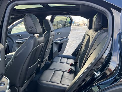 Used 2024 Cadillac XT4 Premium Luxury image 35