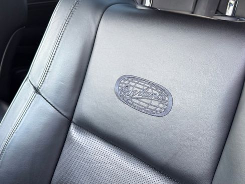 Used 2019 Jeep Grand Cherokee Overland image 38