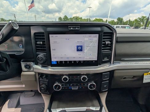 New 2025 Ford F250 Platinum w/ Platinum Plus Package image 18