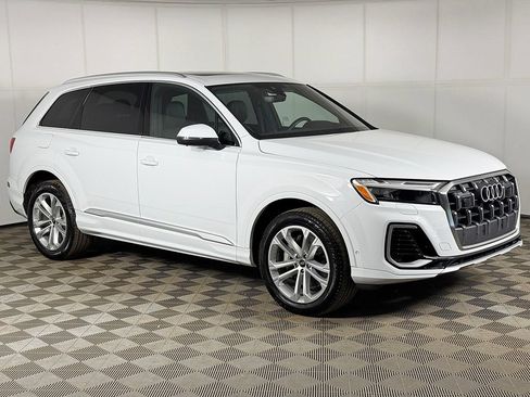 Used 2025 Audi Q7 3.0T Premium Plus AWD/4WD image 55