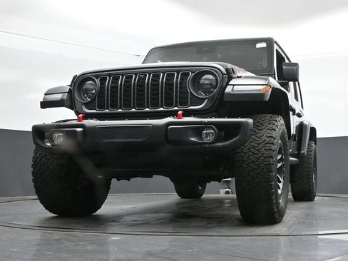 Used 2024 Jeep Wrangler Unlimited Rubicon AWD/4WD image 45