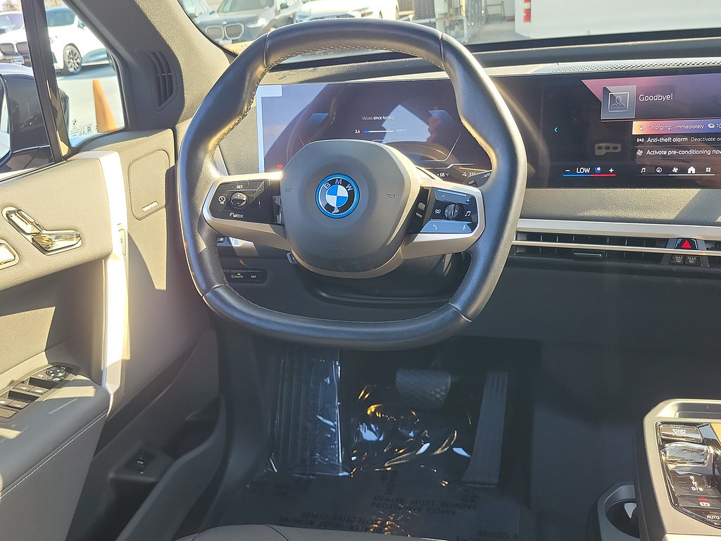 Used 2024 BMW iX xDrive50 w/ Premium Package AWD/4WD image 12