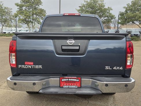 Used 2019 Nissan Frontier SL image 5
