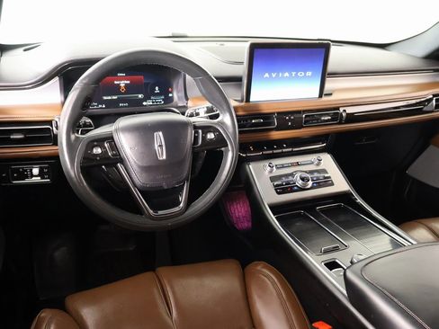 Used 2022 Lincoln Aviator Reserve w/ Equipment Group 201A image 2