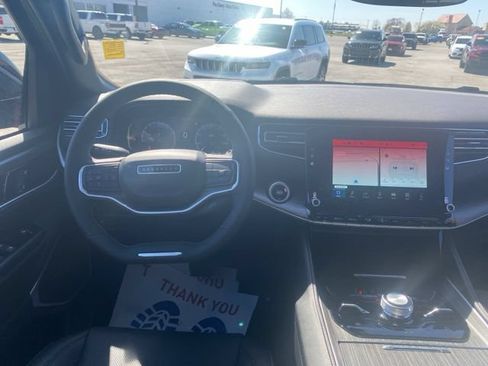 New 2024 Jeep Wagoneer Series III w/ Flexible Seating Group AWD/4WD image 14