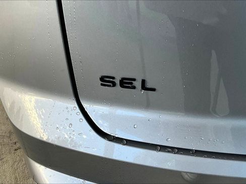 New 2026 Volkswagen Atlas Cross Sport SEL R-Line image 7