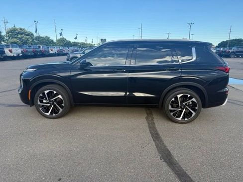 Used 2023 Mitsubishi Outlander SEL AWD/4WD image 7