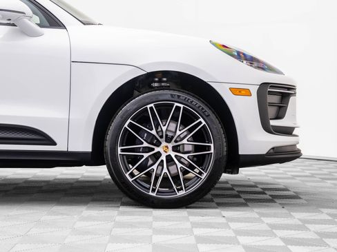 Certified 2026 Porsche Macan AWD/4WD image 37
