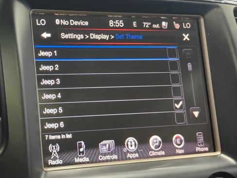 Used 2015 Jeep Grand Cherokee Overland w/ Advanced Technology Group AWD/4WD image 49