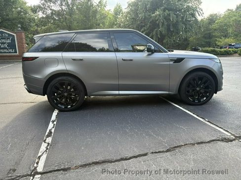Used 2025 Land Rover Range Rover Sport Dynamic SE AWD/4WD image 6