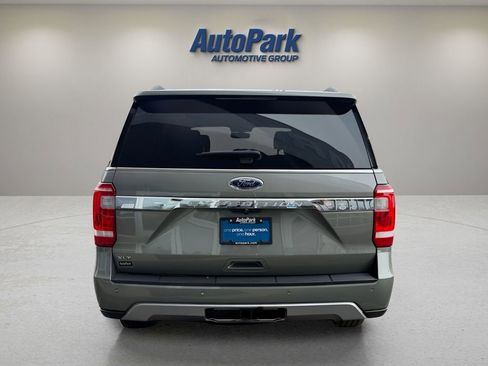 Used 2019 Ford Expedition XLT w/ Equipment Group 202A AWD/4WD image 4