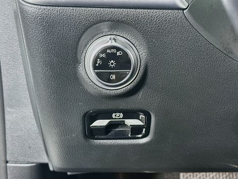 Used 2023 Mercedes-Benz C 300 Sedan image 17