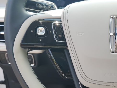 New 2026 Lincoln Aviator Reserve AWD/4WD image 17