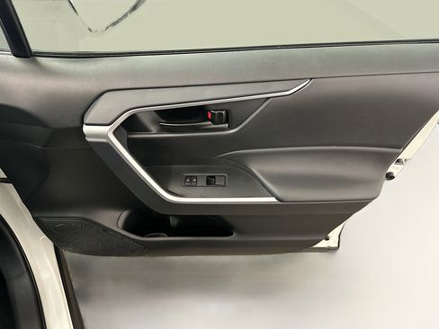 Used 2024 Toyota RAV4 LE image 32