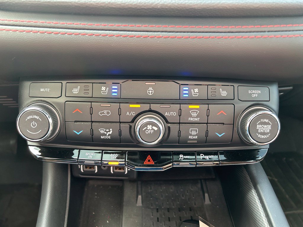 Used 2025 Dodge Durango R/T AWD/4WD image 31