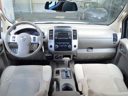 Used 2013 Nissan Frontier SV AWD/4WD image 15