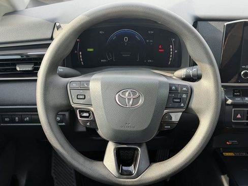 Used 2026 Toyota Camry LE FWD image 16