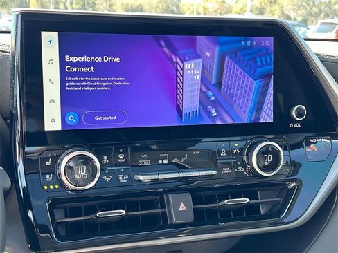 Used 2023 Toyota Highlander Limited image 30