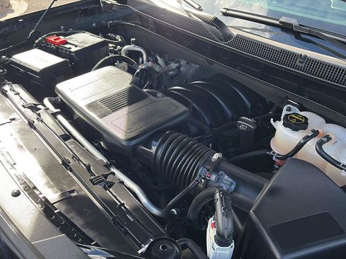 Used 2024 Chevrolet Tahoe Z71 w/ Luxury Package image 11