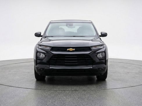 Used 2025 Chevrolet TrailBlazer LT FWD image 2
