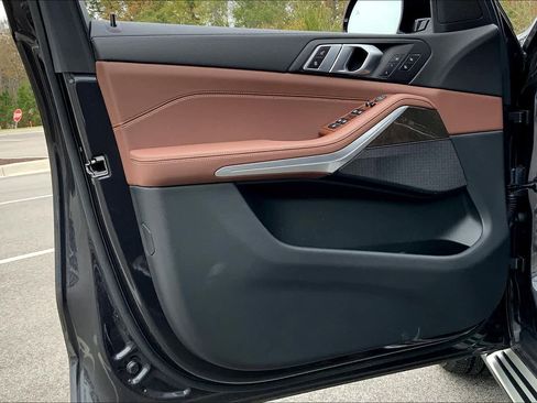 Used 2022 BMW X5 xDrive40i w/ Executive Package image 22